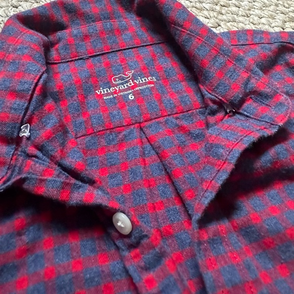 EUC Kids Vineyard Vines button up flannel shirt in size 6 - Picture 2 of 4